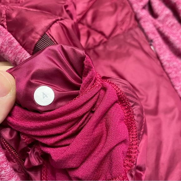 Lululemon Down For A Run Vest in Berry Rumble Women’s size 4 - Picture 3 of 14